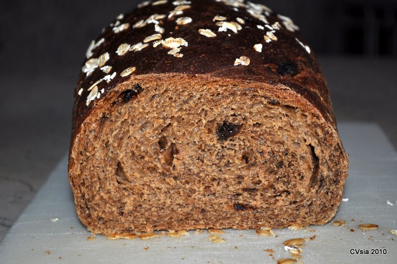 Cinnamon Oatmeal Raisin Bread