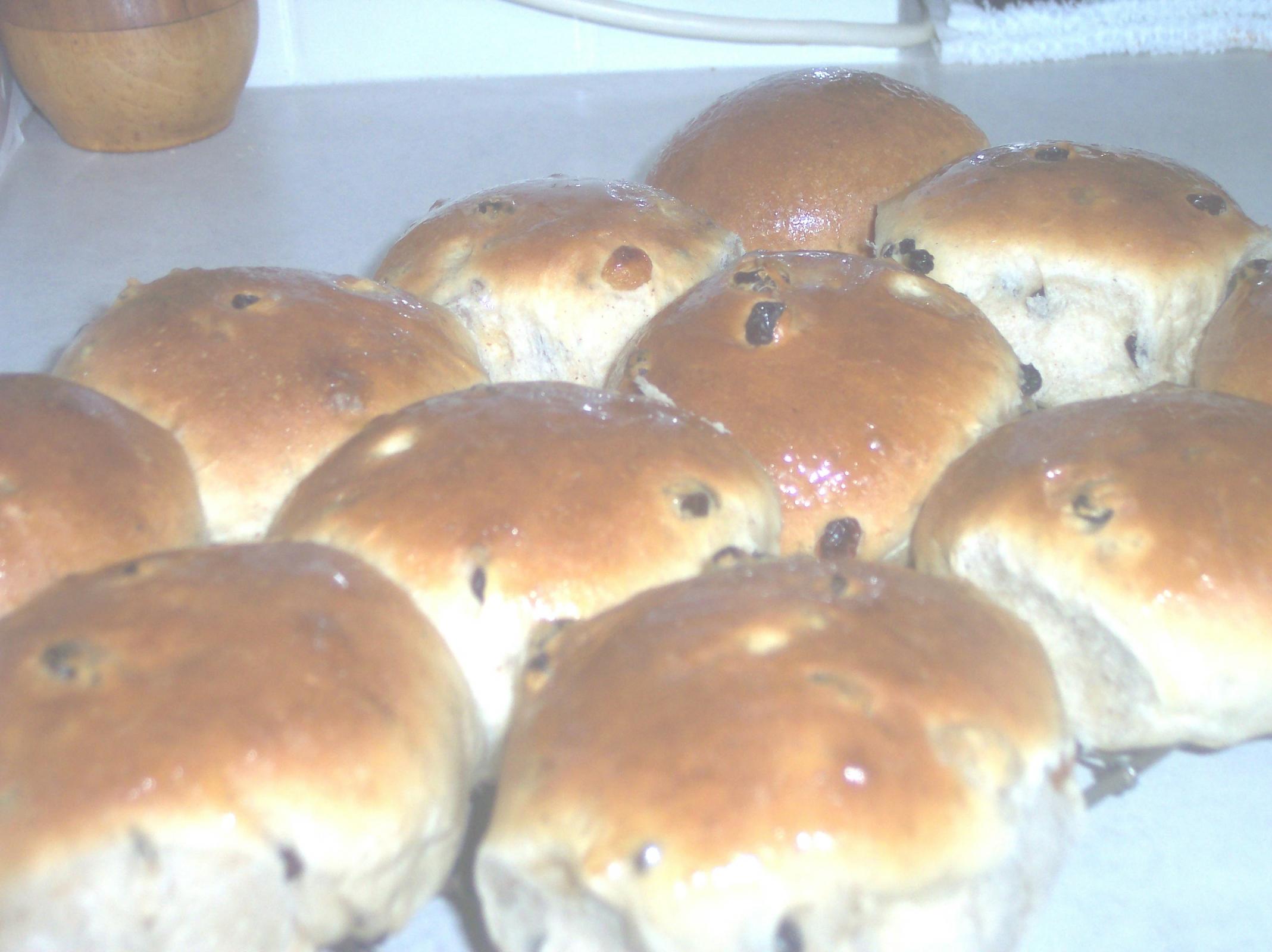 http://www.thefreshloaf.com/files/48/hot%20xbuns.jpg