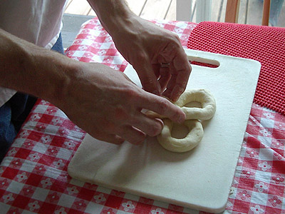 pretzel shaping