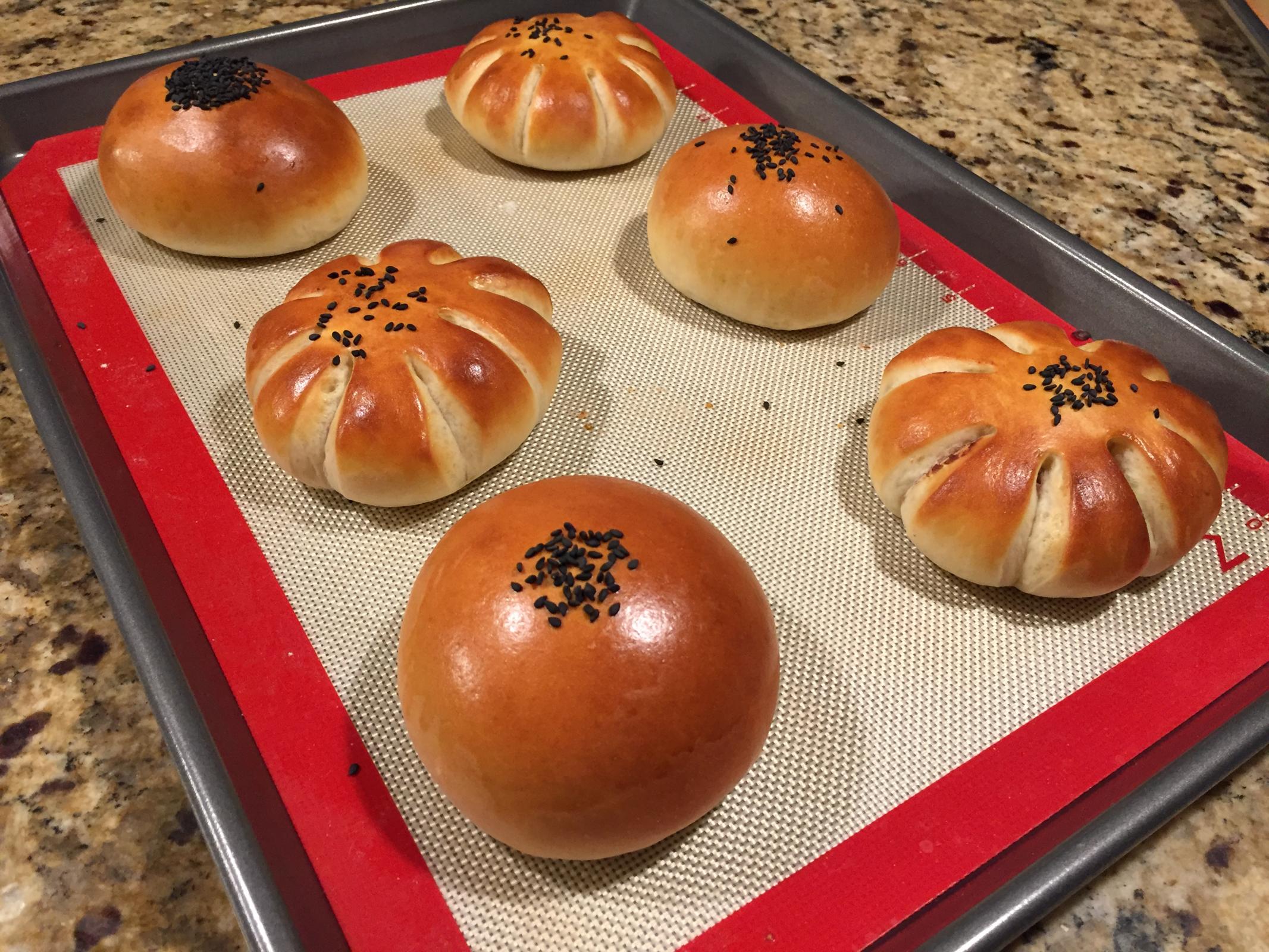 Red bean buns! (豆沙飽) The Fresh Loaf