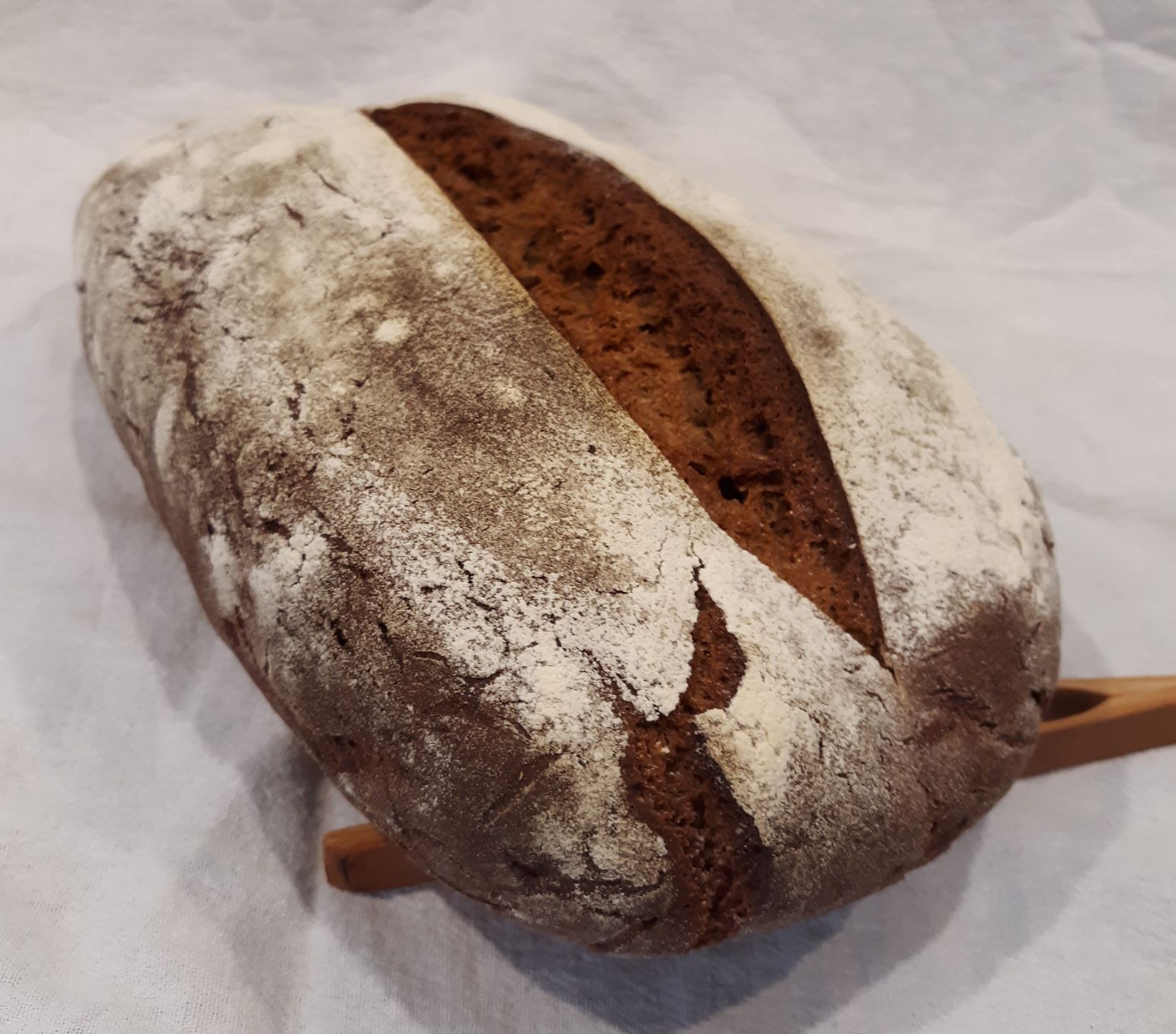 Schwarz(roggen)brot mit Buttermilch | The Fresh Loaf