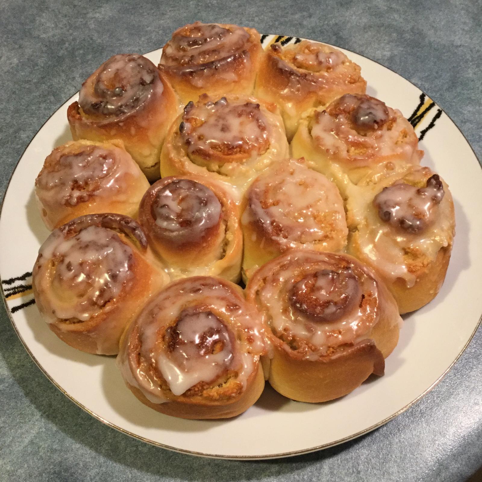 Herz-Rosenkuchen (Heart-Roses cake?) | The Fresh Loaf