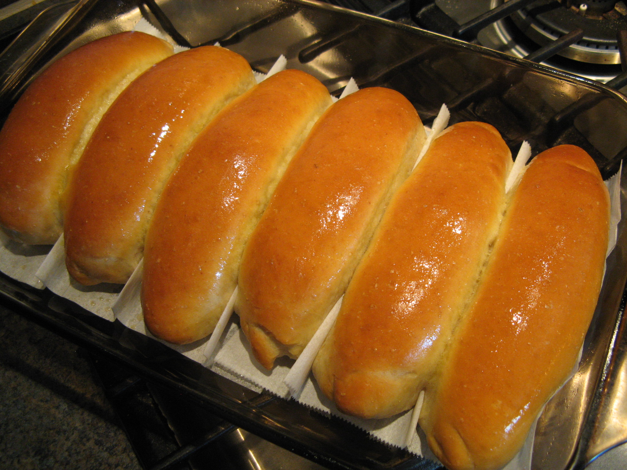 Quick & easy hot dog bun pan