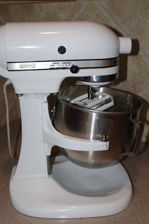 Vintage Pre-1979 Kitchen Aid Stand Mixer Model K5SS With Bowl and 3  Attachments WORKING 