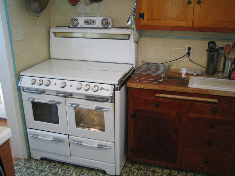 O'Keefe and Merritt vintage oven
