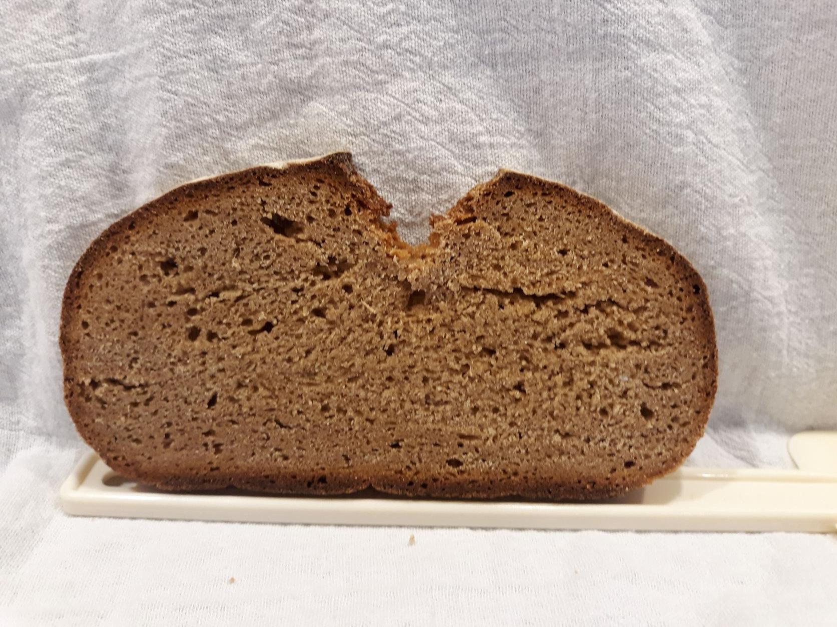 Schwarz(roggen)brot mit Buttermilch | The Fresh Loaf
