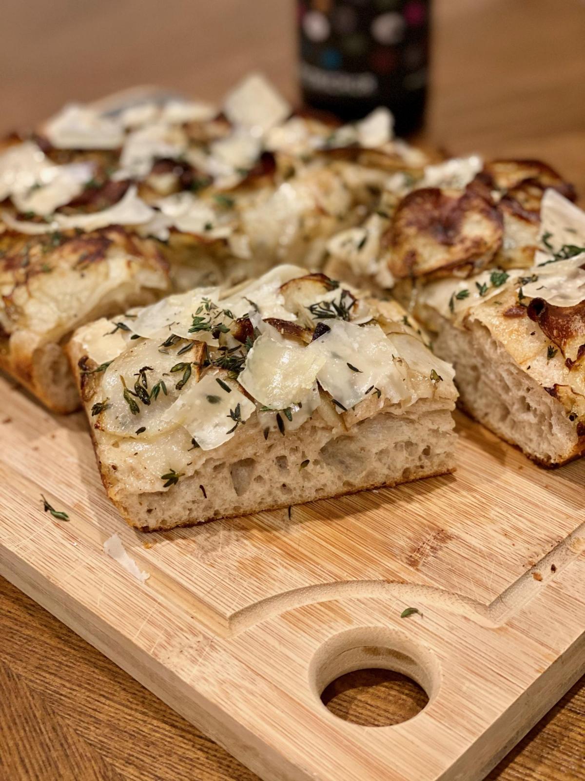 Potato focaccia, baking to stay tuned - asmallkitcheningenoa