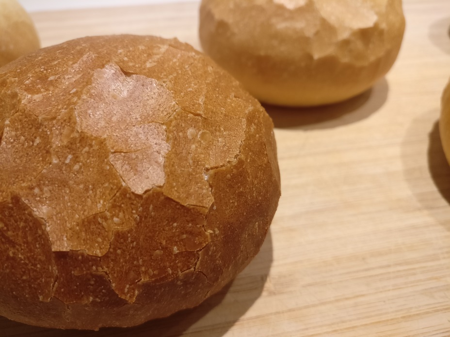 Rolls (yeast)