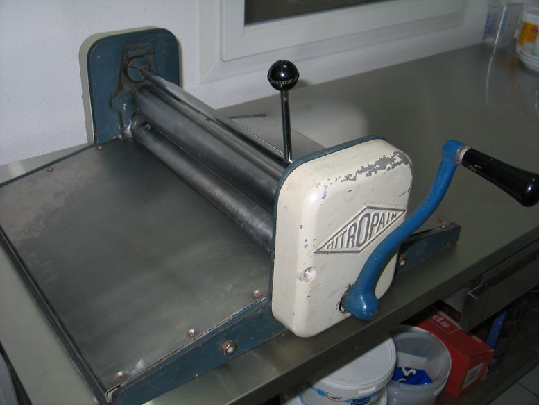 Dough Sheeter Manual 19.7 Inches for Croissant Dough Roller 