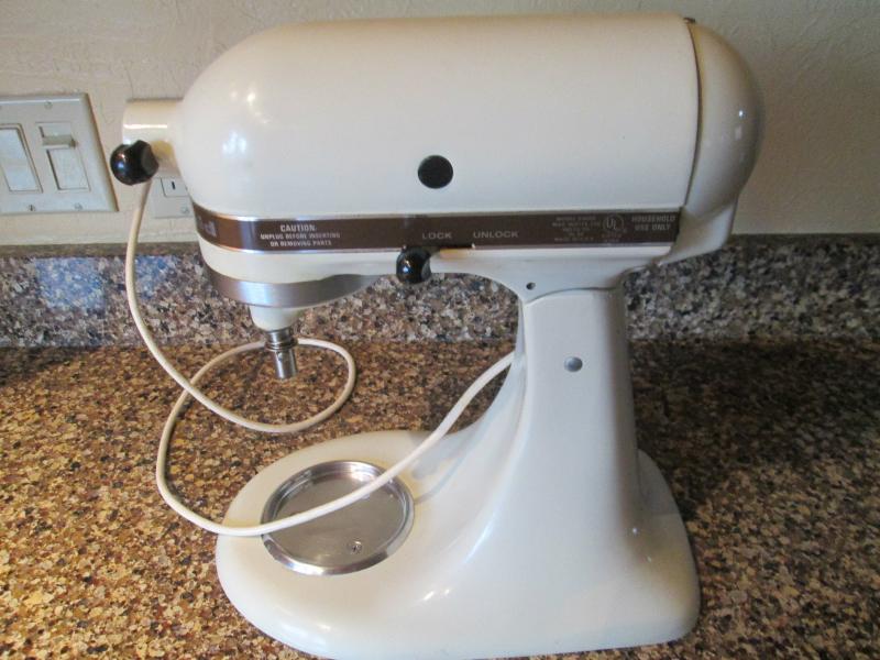 KITCHENAID HOBART K5SS Heavy Duty 5qt Stand Mixer SS Bowl Beaters VINTAGE