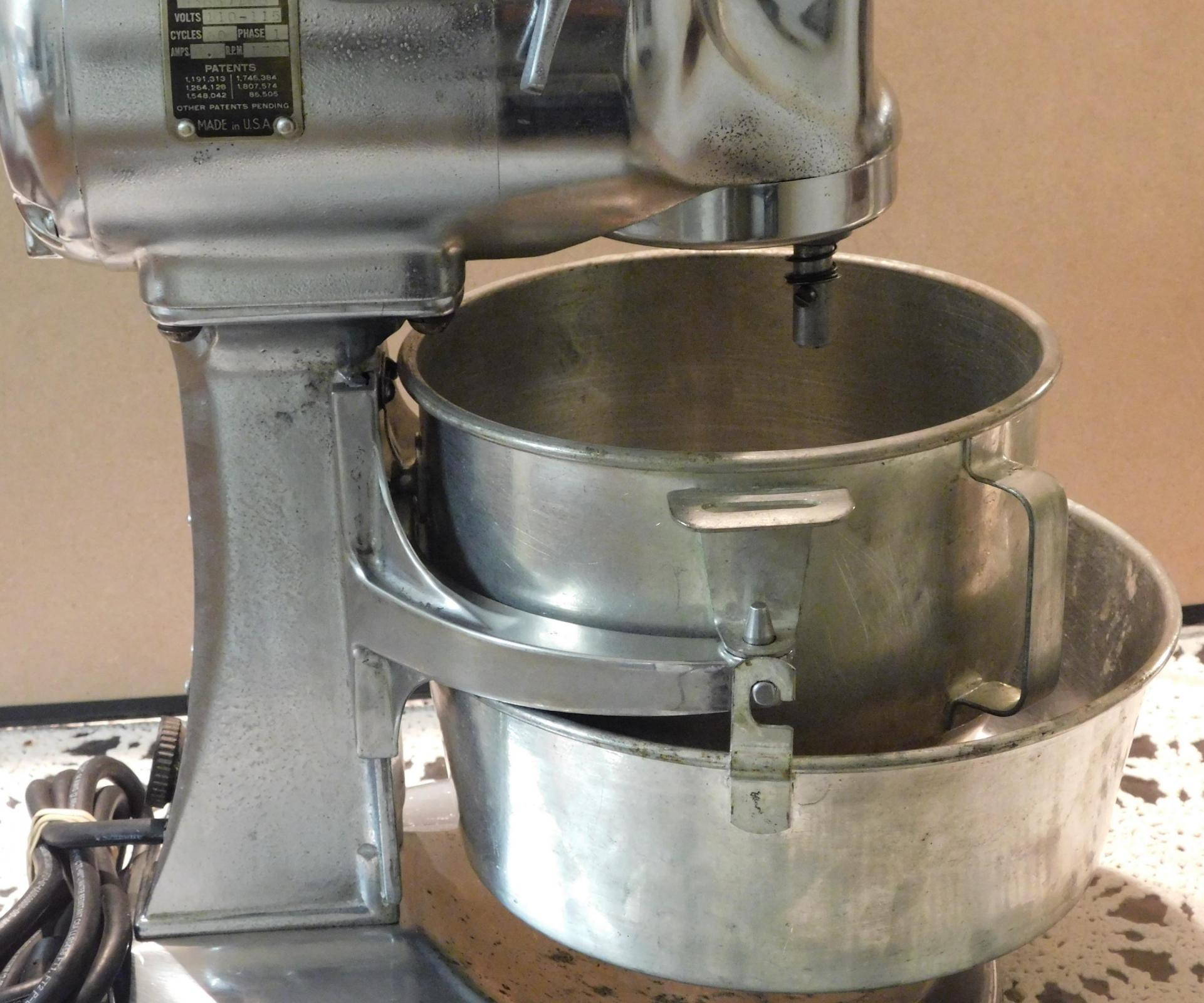 Servicing an 80+ year old KitchenAid Model G! With some sprinkles