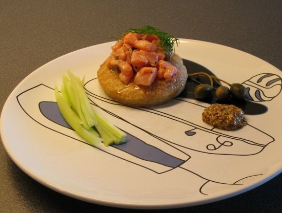Feuillete with salmon tartar