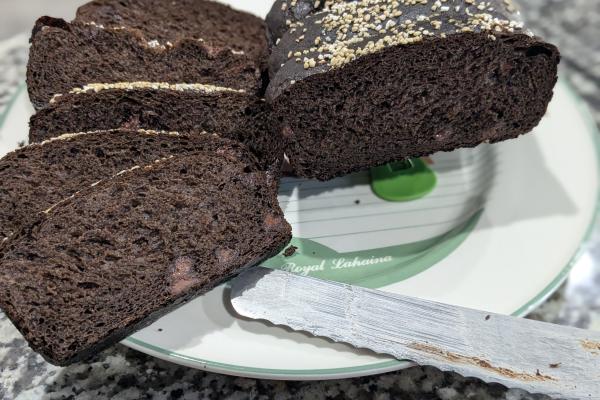Milk chocolate bread 