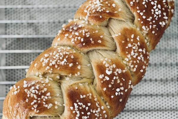 greek tsoureki