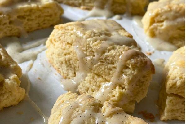 flaky scones