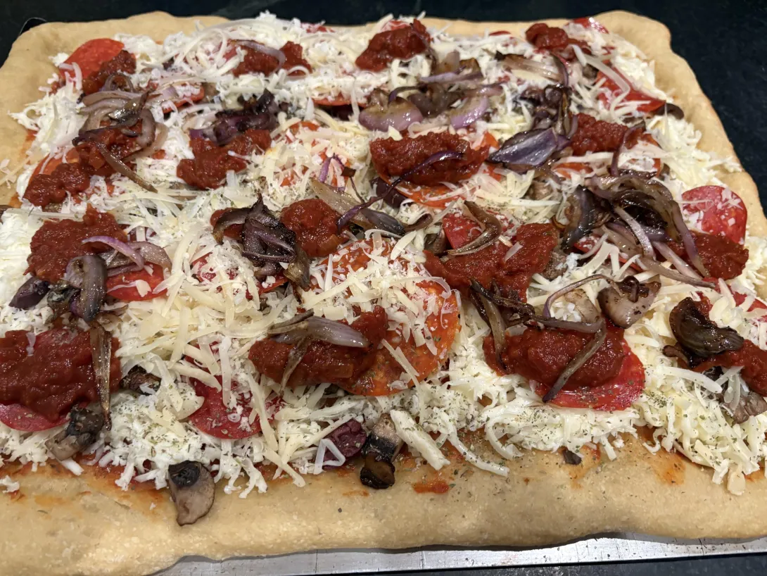 Grandma pizza / par baked crust
